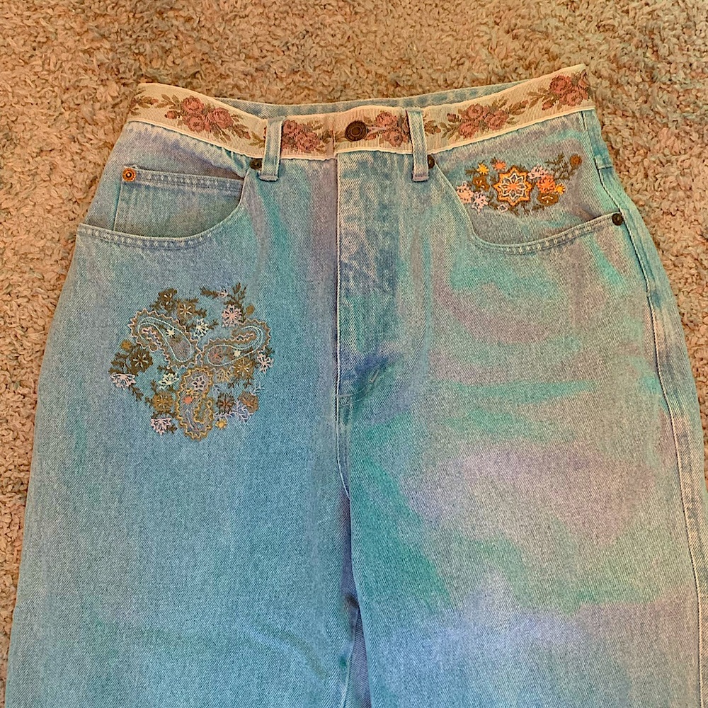 Vintage embroidered jeans